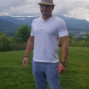 Meet your Posher, Brad